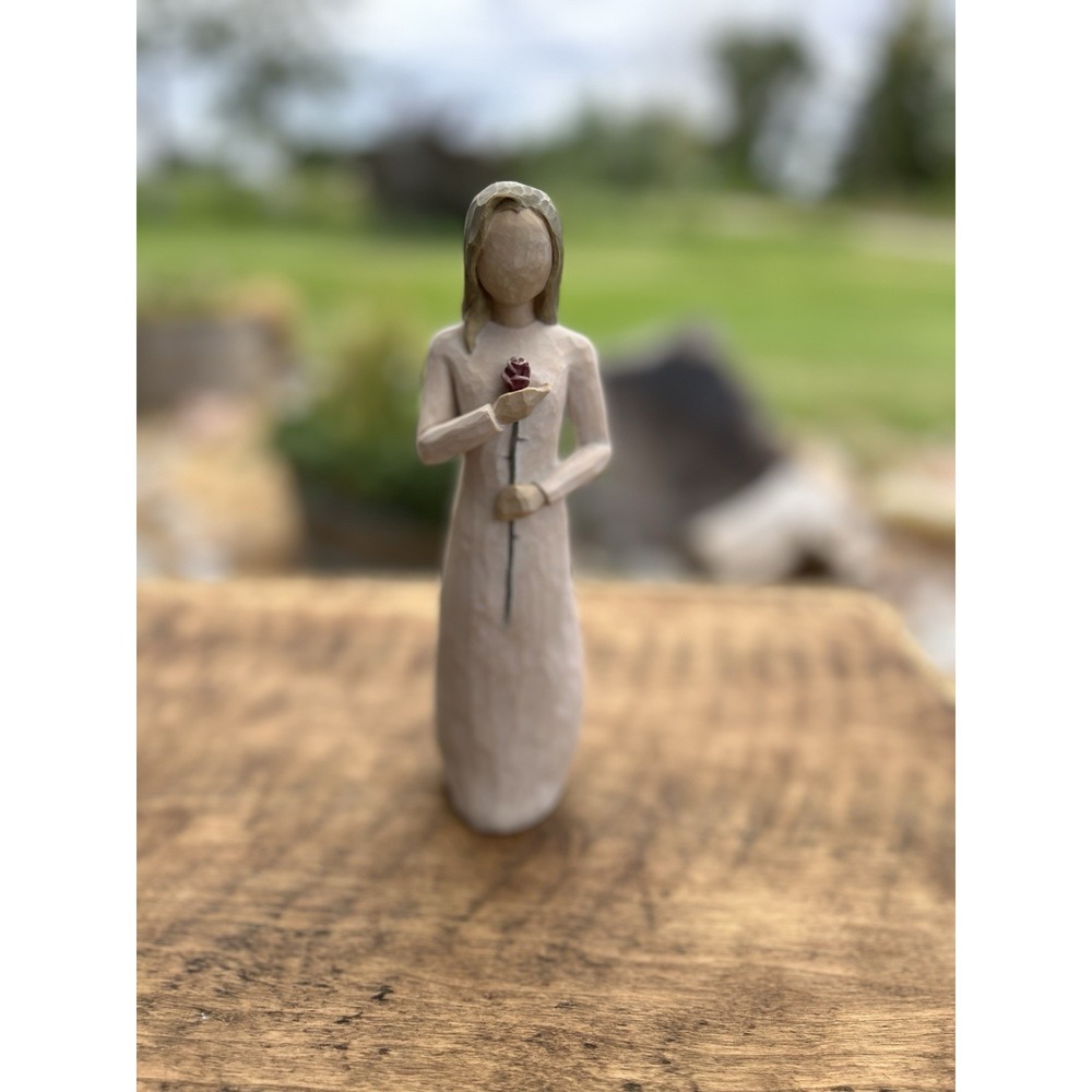 Willow Tree Love 26112 Susan Lordi 2003 9" Woman Rose Figurine Retired DEMDACO